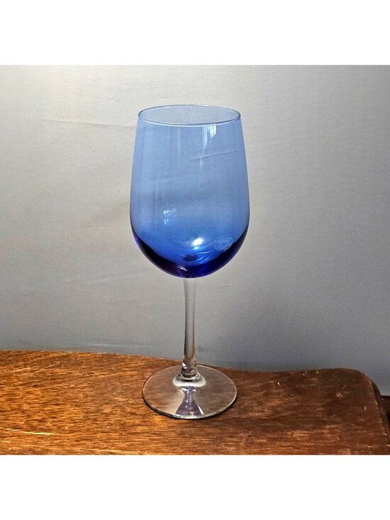 Libbey Other - Vina Blue Libbey Red Wine Goblet 9" blown glass 17oz stylish romantic